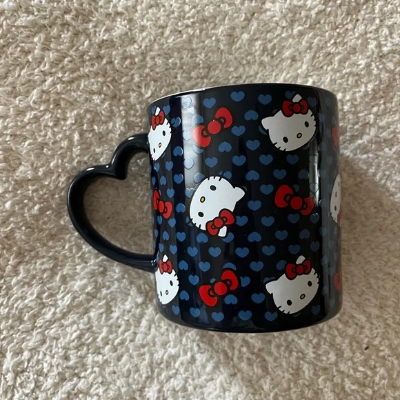 Hello Kitty Mug - Picture 2 of 2